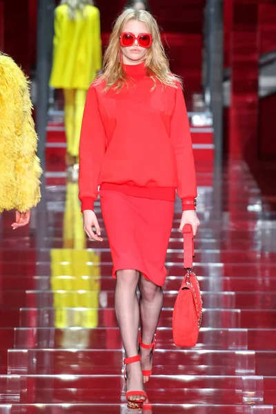 Look 12